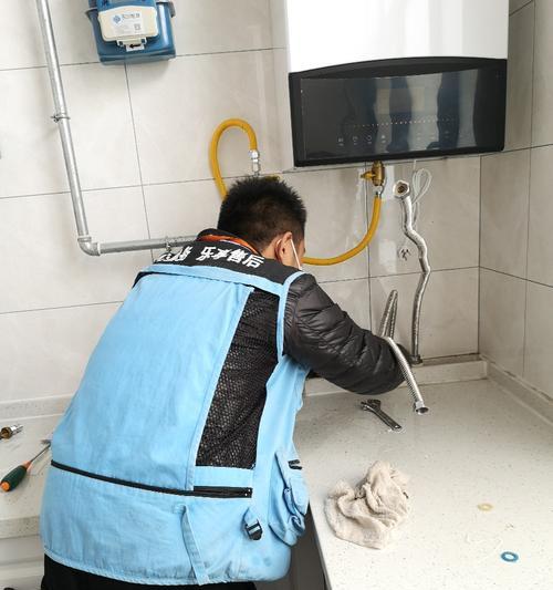 地暖与热水器的冲突与解决方案（如何在不使用热水器的情况下充分利用地暖）