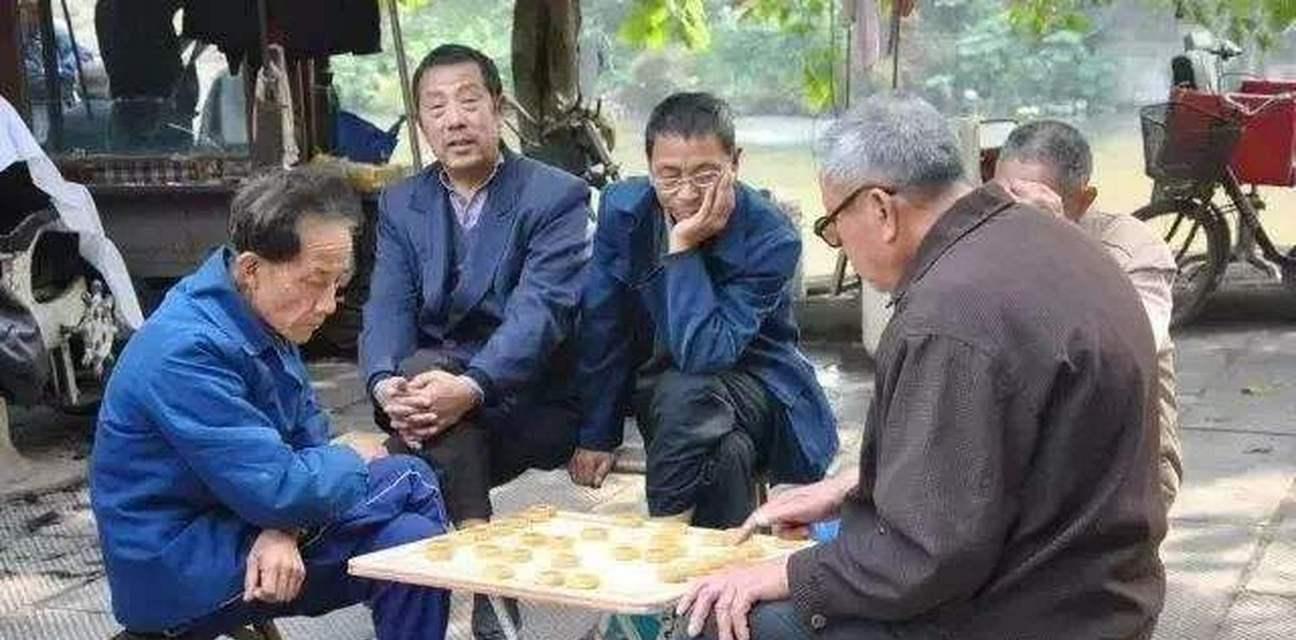 模拟器中老头下棋游戏怎么玩？有哪些技巧和规则？