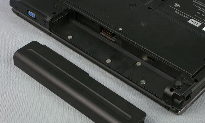 TCL笔记本接游戏体验如何？