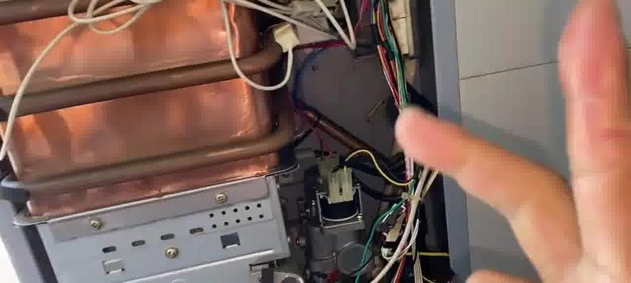 樱花热水器挡板拆卸方法是什么？需要哪些工具？